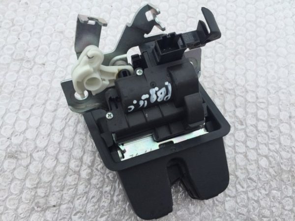 Broasca haion VW Passat B8 Combi 3G0 827 505 C 3G0827505C - Dezmembrari Auto