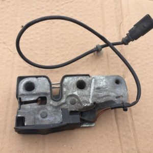 Broasca incuietoare capota VW Passat CC 3C1 823 187 3C1823187 - Dezmembrari Auto