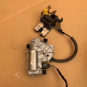 Broasca si motoras portbagaj electric VW Passat B8 limuzina 3G0827506D 3G0827887A - Dezmembrari Auto