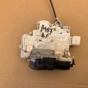 Broasca usa dreapta fata Audi A4 B7 8E1839016AA 8E1 839 016 AA - Dezmembrari Auto