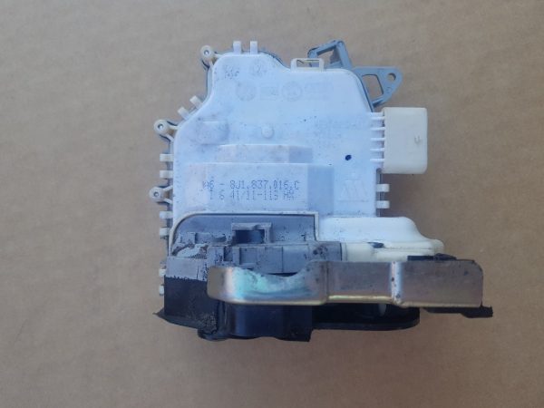 Broasca usa dreapta fata Audi A4 B8 2013 8J1837016C 8J1 837 016 C - Dezmembrari Auto