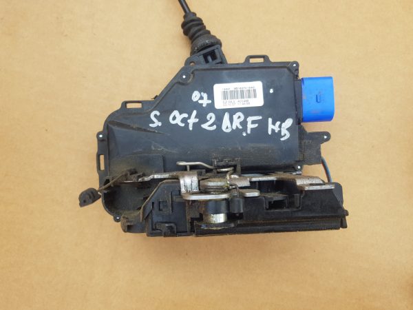 Broasca usa dreapta fata Skoda Octavia 2 3D1837016AC 3D1 837 016 AC - Dezmembrari Auto