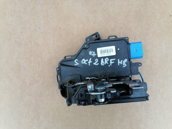 Broasca usa dreapta fata Skoda Octavia 2 3D1837016AC 3D1 837 016 AC - Dezmembrari Auto