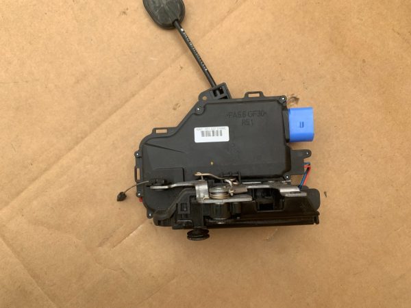 Broasca usa dreapta fata VW Golf 5 plus 3D1837016AC 3D1 837 016 AC - Dezmembrari Auto