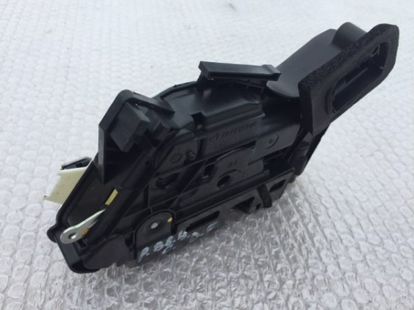 Broasca usa dreapta fata VW Passat B8 5E1 837 016 5E1837016 - Dezmembrari Auto