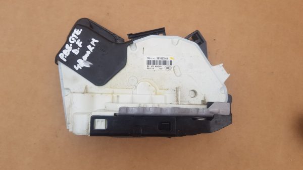 Broasca usa dreapta fata VW Passat B8 5E1837016 5E1 837 016 - Dezmembrari Auto