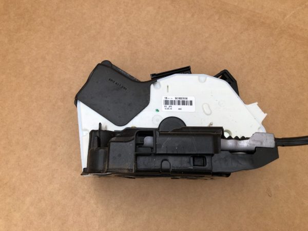 Broasca usa dreapta spate VW Passat B8 5E1837016 5E1 837 016 - Dezmembrari Auto
