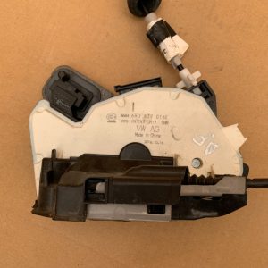 Broasca usa dreapta fata VW Passat B8 6RD837016E 6RD 837 016 E - Dezmembrari Auto