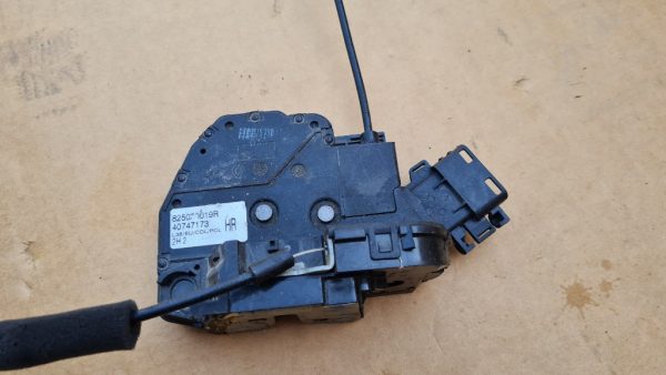 Broasca usa dreapta spate Renault Fluence 2011 825020019R - Dezmembrari Auto