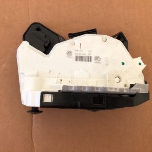 Broasca usa dreapta spate VW Golf 7 combi 5K4839016S 5K4 839 016 S - Dezmembrari Auto