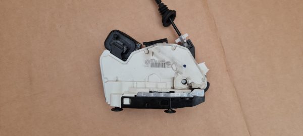 Broasca usa dreapta spate VW Jetta 2017 5K4839016Q 5K4 839 016 Q - Dezmembrari Auto