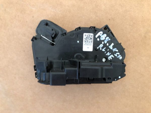 Broasca usa dreapta spate VW Passat B8 5NA839016B 5NA 839 016 B - Dezmembrari Auto