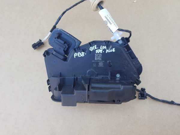 Broasca usa dreapta spate VW Passat B8 5TA839016D 5TA 839 016 D - Dezmembrari Auto