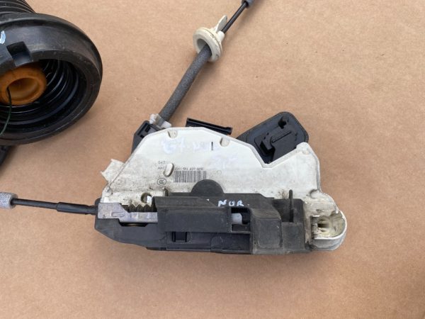 Broasca usa stanga fata VW Golf 7 5K1837015E 5K1 837 015 E - Dezmembrari Auto