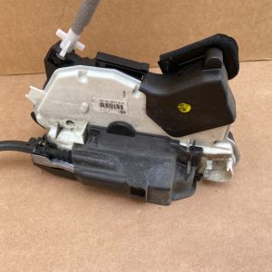 Broasca usa stanga fata VW Passat B8 5E1837015A 5E1 837 015 A - Dezmembrari Auto