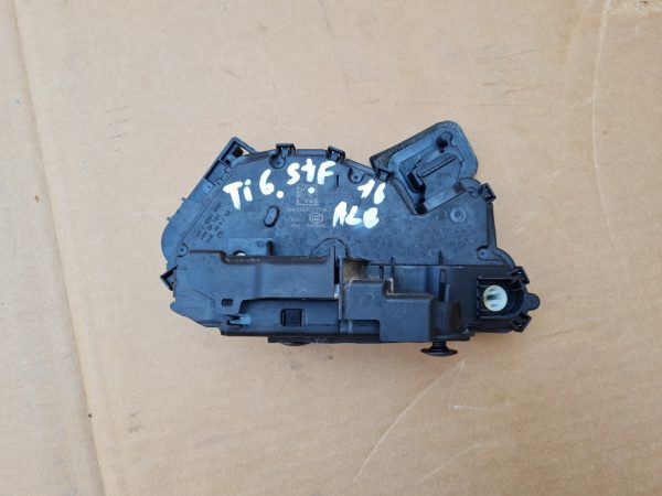 Broasca usa stanga fata VW Tiguan 2 2017 5TB837015A 5TB 837 015 A - Dezmembrari Auto