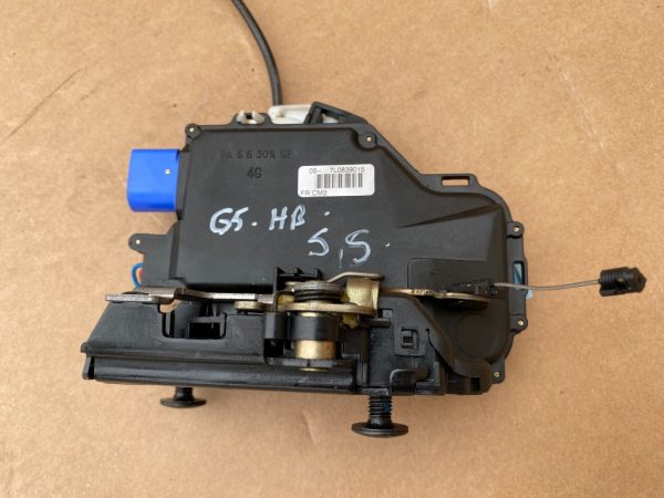 Broasca usa stanga spate VW Golf 5 7L0839015 7L0 839 015 - Dezmembrari Auto
