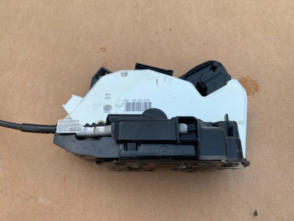 Broasca usa stanga spate VW Golf 7 5K4839015Q 5K4 839 015 Q la 0 km - Dezmembrari Auto