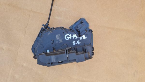 Broasca usa stanga spate VW Golf 7 5TA839015E 5TA 839 015 E - Dezmembrari Auto