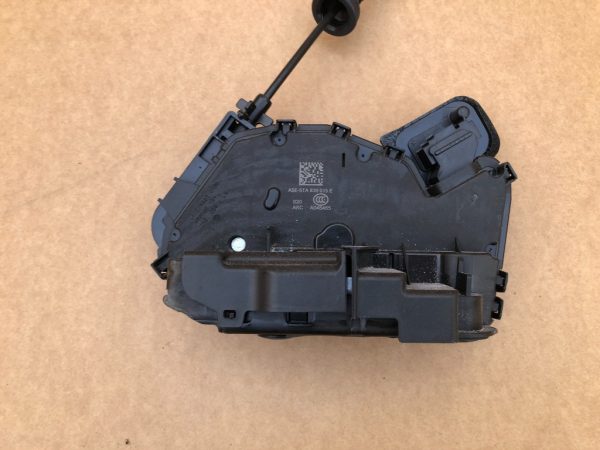 Broasca usa stanga spate VW Golf 7 hatchback 5TA839015E 5TA 839 015 E - Dezmembrari Auto