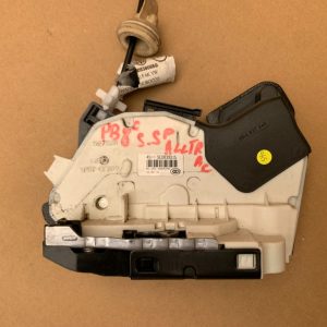 Broasca usa stanga spate VW Passat B8 5E0839015 5E0 839 015 - Dezmembrari Auto