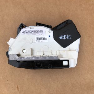 Broasca usa stanga spate VW Passat B8 5E0839015 5E0 839 015 - Dezmembrari Auto