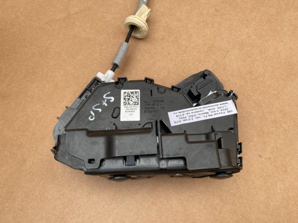 Broasca usa stanga spate VW Passat B8 facelift 2022 5NA839015E 5NA 839 015 E la 0 km - Dezmembrari Auto