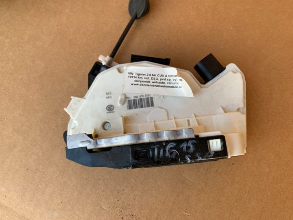 Broasca usa stanga spate VW Tiguan 2016 5N0839015J 5N0 839 015 J - Dezmembrari Auto