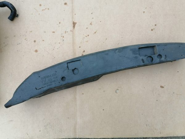 Burete aripa dreapta Audi A3 8V 8V0864236 8V0 864 236 - Dezmembrari Auto
