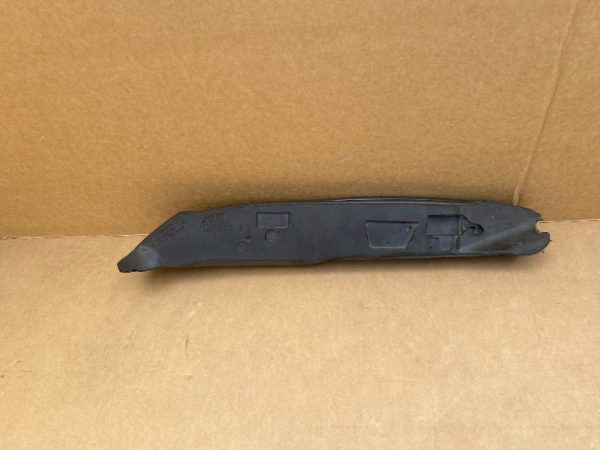 Burete aripa dreapta Audi A3 8V sedan 8V5864236 8V5 864 236 - Dezmembrari Auto