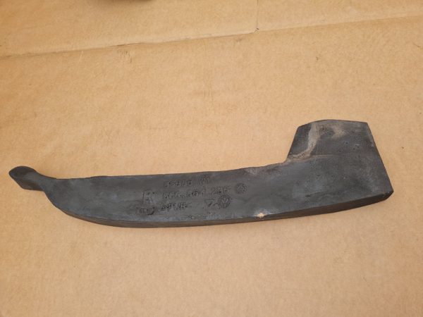 Burete aripa dreapta fata VW Jetta 2017 5C6864236 5C6 864 236 - Dezmembrari Auto