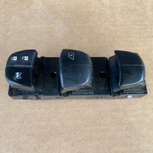 Butoane blocare deblocare geamuri si usi Nissan Qashqai 2016 - Dezmembrari Auto