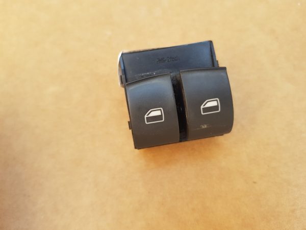 Butoane geamuri electrica stanga fata Audi A3 8P 8Z0959851G 8Z0 959 851 G - Dezmembrari Auto