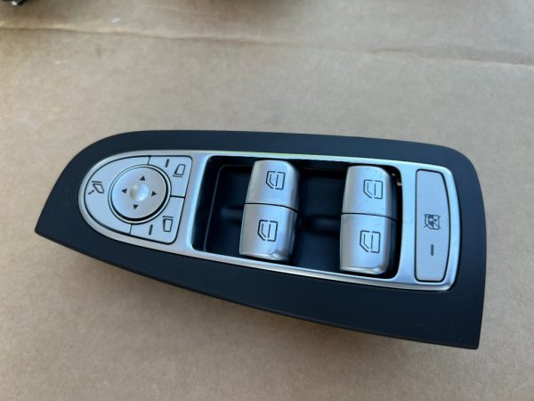 Butoane geamuri electrice si oglinzi rabatabile Mercedes GLC la 0 km - Dezmembrari Auto