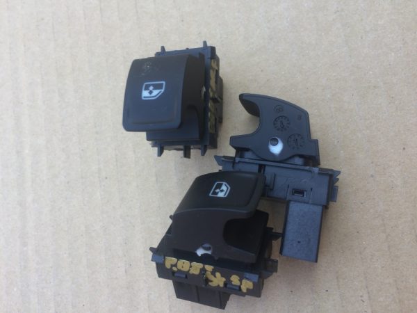 Butoane geamuri electrice VW Passat B8 - Dezmembrari Auto