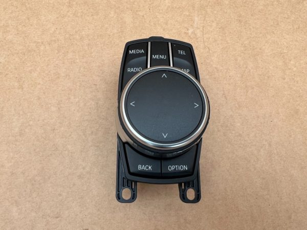 Butoane navigatie telefon radio BMW X1 F48 din 2017 la 0 km 9866969 65829866969 - Dezmembrari Auto