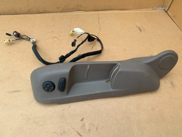 Butoane reglaj scaun electric VW Passat B6 3C0881317H 3C0 881 317 H - Dezmembrari Auto