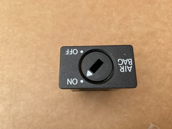 Buton airbag VW Golf 5 plus 1K0919237C 1K0 919 237 C - Dezmembrari Auto