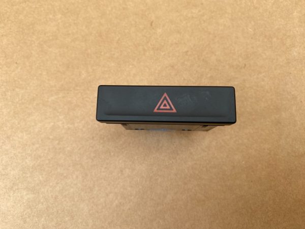 Buton avarie VW Caddy Ford Tourneo Connect 2023 7C0953509A 7C0 953 509 A la 0 km - Dezmembrari Auto
