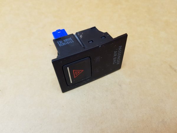 Buton avarie VW Golf 7 5G1919234 5G1 919 234 - Dezmembrari Auto