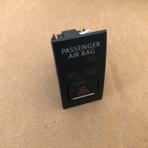 Buton avarie VW Jetta 2016 5C6919234B 5C6 919 234 B - Dezmembrari Auto