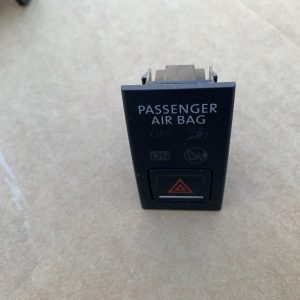 Buton avarie VW Jetta 2017 5C6919234B 5C6 919 234 B - Dezmembrari Auto