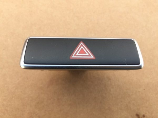 Buton avarii AVARIE VW Sharan 7N 2019 7N0 953 509 C 7N0953509C - Dezmembrari Auto