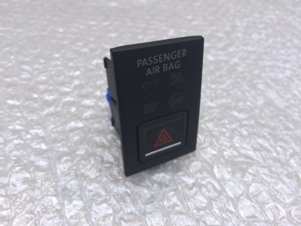 Buton avarii cu suport VW Golf 7 2016 5G1 919 225 5G1919225 - Dezmembrari Auto
