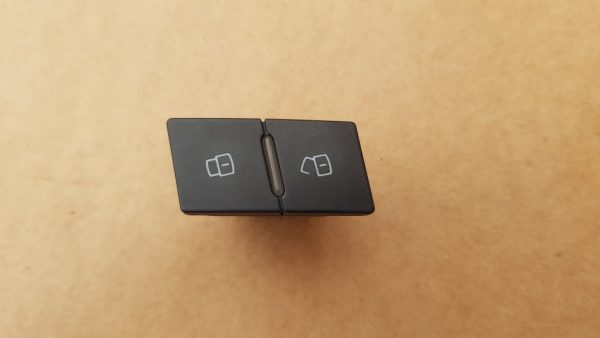 Buton blocare deblocare usi Audi A3 8P - Dezmembrari Auto