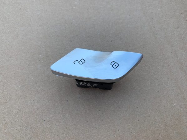 Buton blocare deblocare usi dreapta fata BMW G11 G12 M 760 LXiA seria 7 din 2017 9299462 - Dezmembrari Auto