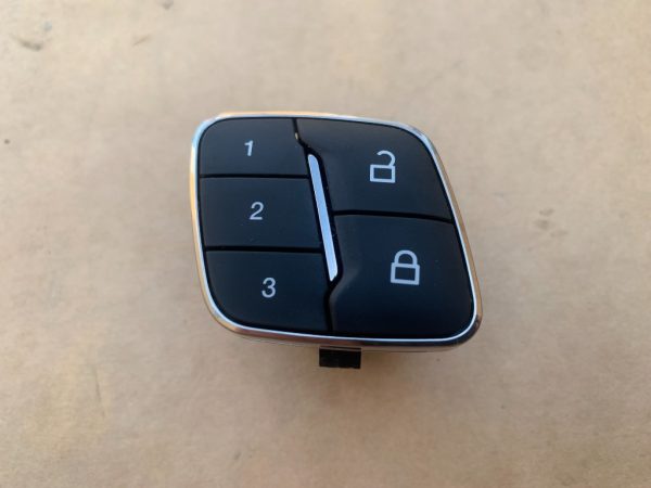 Buton blocare deblocare usi / memorie scaune Ford Mondeo 5 2018 DG9T-14776-AAW - Dezmembrari Auto