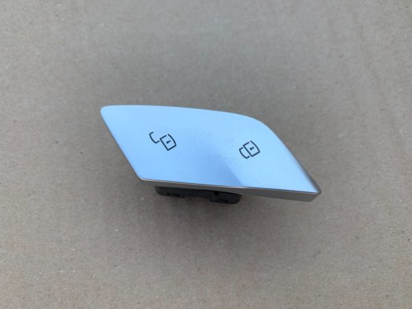 Buton blocare deblocare usi stanga fata BMW G11 G12 M 760 LXiA seria 7 din 2017 9299461 - Dezmembrari Auto