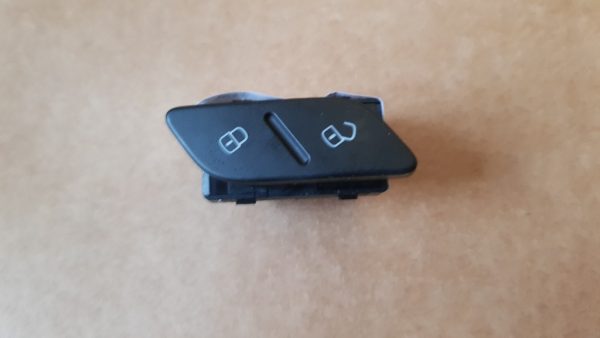 Buton blocare deblocare usi VW Jetta 2016 5C6962125 5C6 962 125 - Dezmembrari Auto