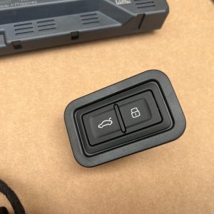 Buton capota spate Audi A6 C7 2016 4G0959831B 4G0 959 831 B la 0 km - Dezmembrari Auto